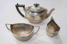 Silver part fluted three piece tea set, Sheffield 1918.
