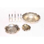 Silver toast rack, salt, two Continental silver dishes (4).