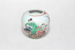 Chinese small brush washer with famille verte figure decoration, 6.5cm.