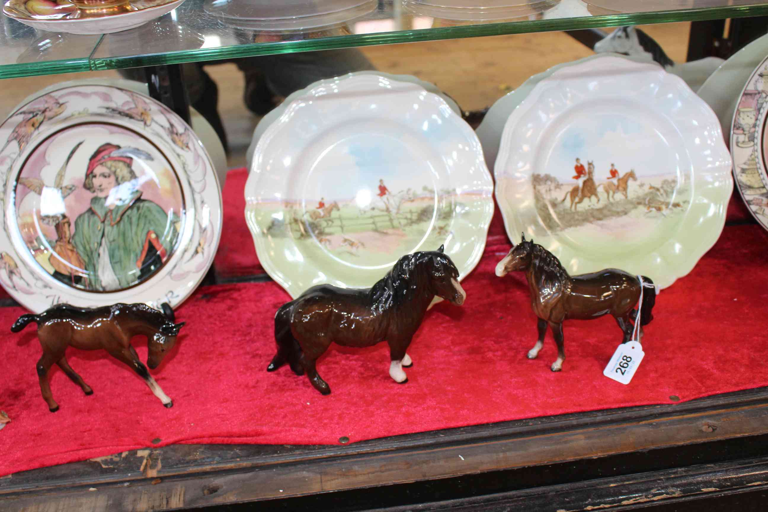 Pair Royal Doulton Charles Simpson Hunting plates, Beswick horses, - Image 3 of 4