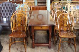 Large oak crossbanded gate leg dining table, 76.