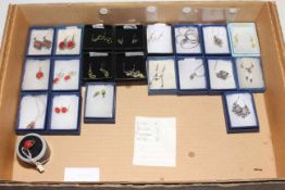 Collection of Coral, Peridot, Moonstone and Lolite jewellery.