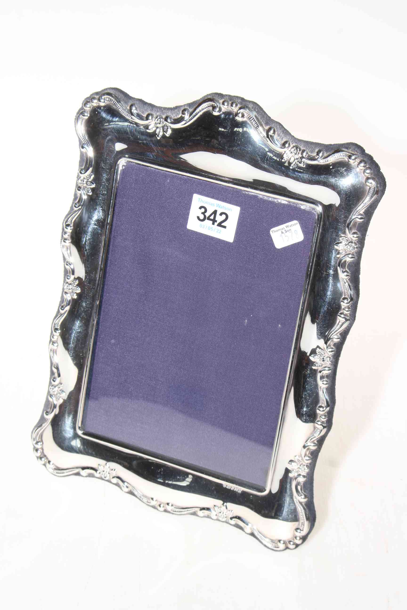 Single Sterling silver photograph frame, image size 7x5 inches.