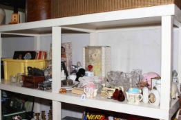 Vinyl records, glass, carriage clock, figurines, etc.