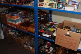 Diecast toy cars, thimbles, jigsaw puzzles, guides, etc.