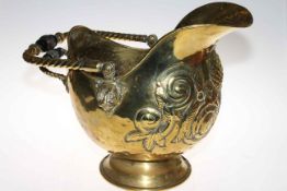 Ornate brass coal hod with handle, 39cm high.