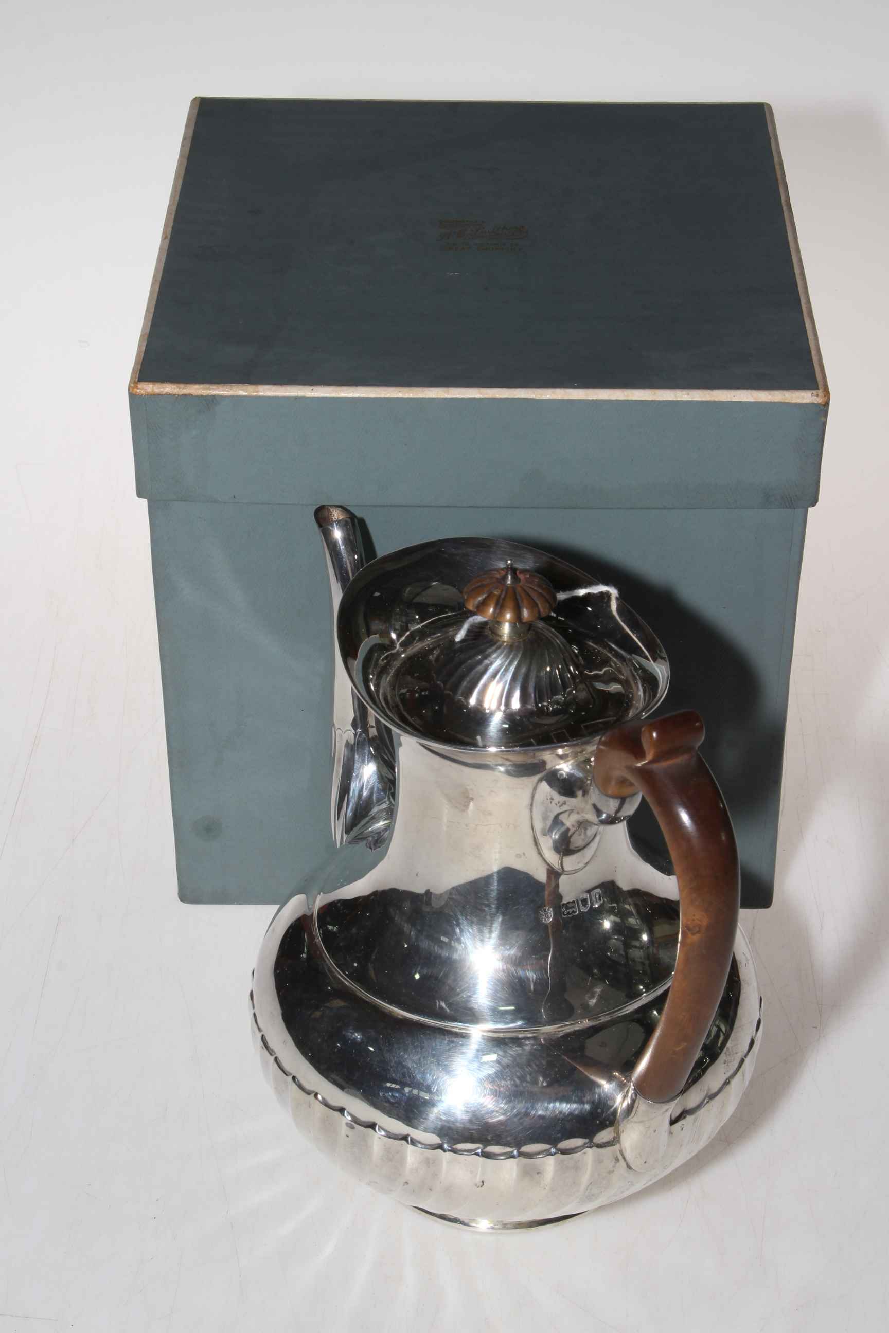 Edwardian silver teapot, London 1901, silver plated teapot, coffee pot and hot water jug (4). - Image 2 of 2