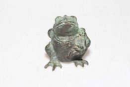 Chinese bronze of frog with child, 9cm high.