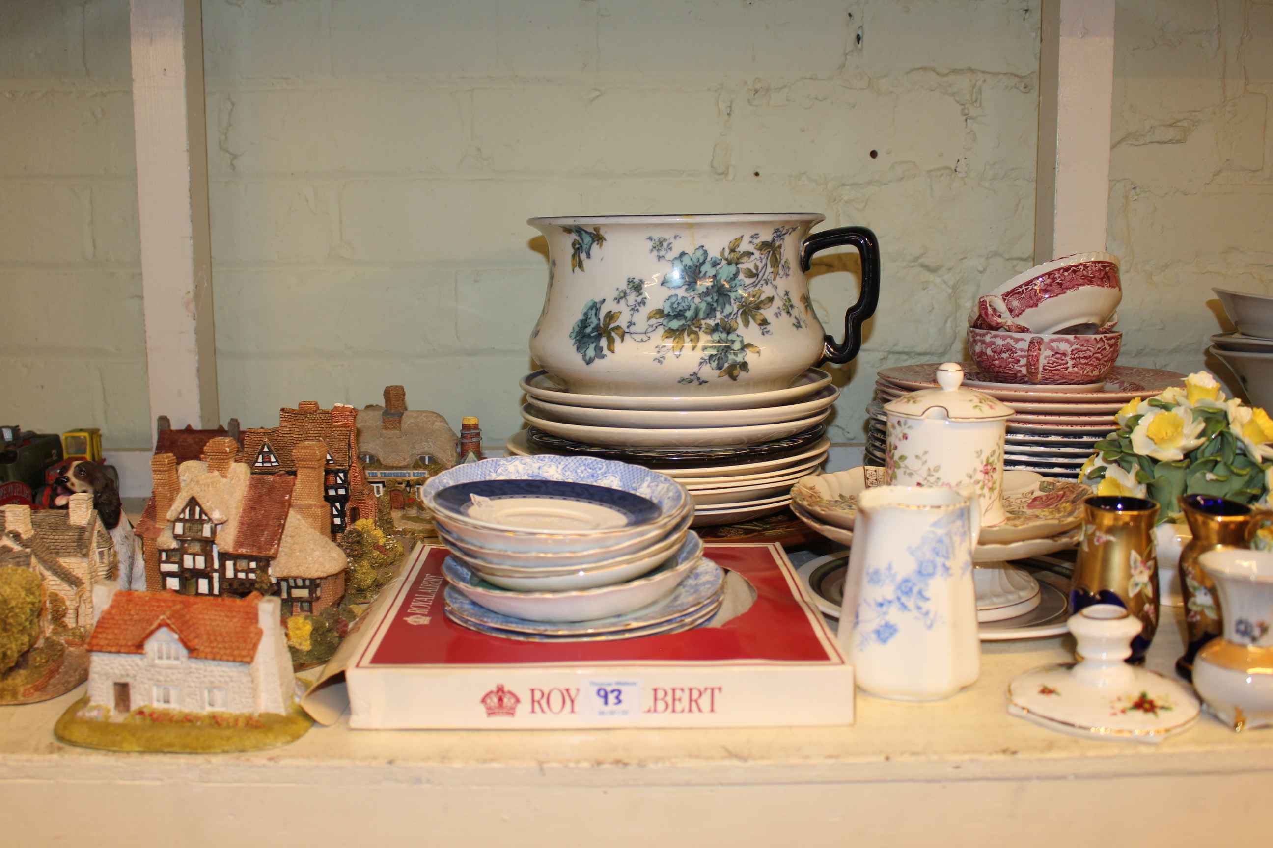 Collection of dinnerwares, Ringtons, Victorian porcelain, glass, Lilliput Lane, etc. - Image 2 of 4
