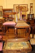 Early 20th Century oak dining table and four chairs.