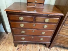 Georgian mahogany Bachelors chest having slide above two short and three long graduated drawers on