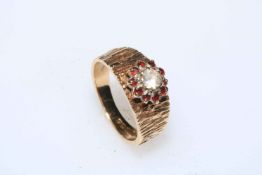 9 carat gold bark effect cluster ring, size K.