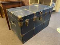 Vintage travelling trunk, 61cm by 99cm by 55cm.