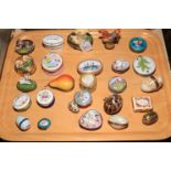 Collection of over 20 porcelain and other pill boxes including Halcyon Days.