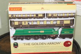 Hornby The Golden Arrow OO Scale model train pack.