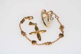 14k gold ring, 18 carat gold cross pendant, and 9 carat gold small bracelet (3).