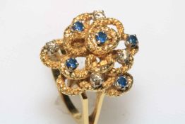 Diamond and sapphire fancy cluster 18k gold ring, size P/Q.