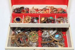 Jewellery box and contents.