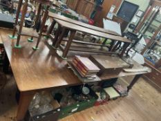 Edwardian mahogany extending table and four leaves,