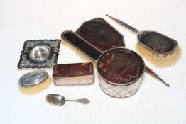 Silver and tortoiseshell brush set with two toilet jars, Birmingham 1937/38, silver strainer,