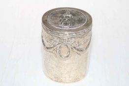 Continental silver canister embossed with garlands to the sides and ERRINERUNG AN DEN COLNISCHEN