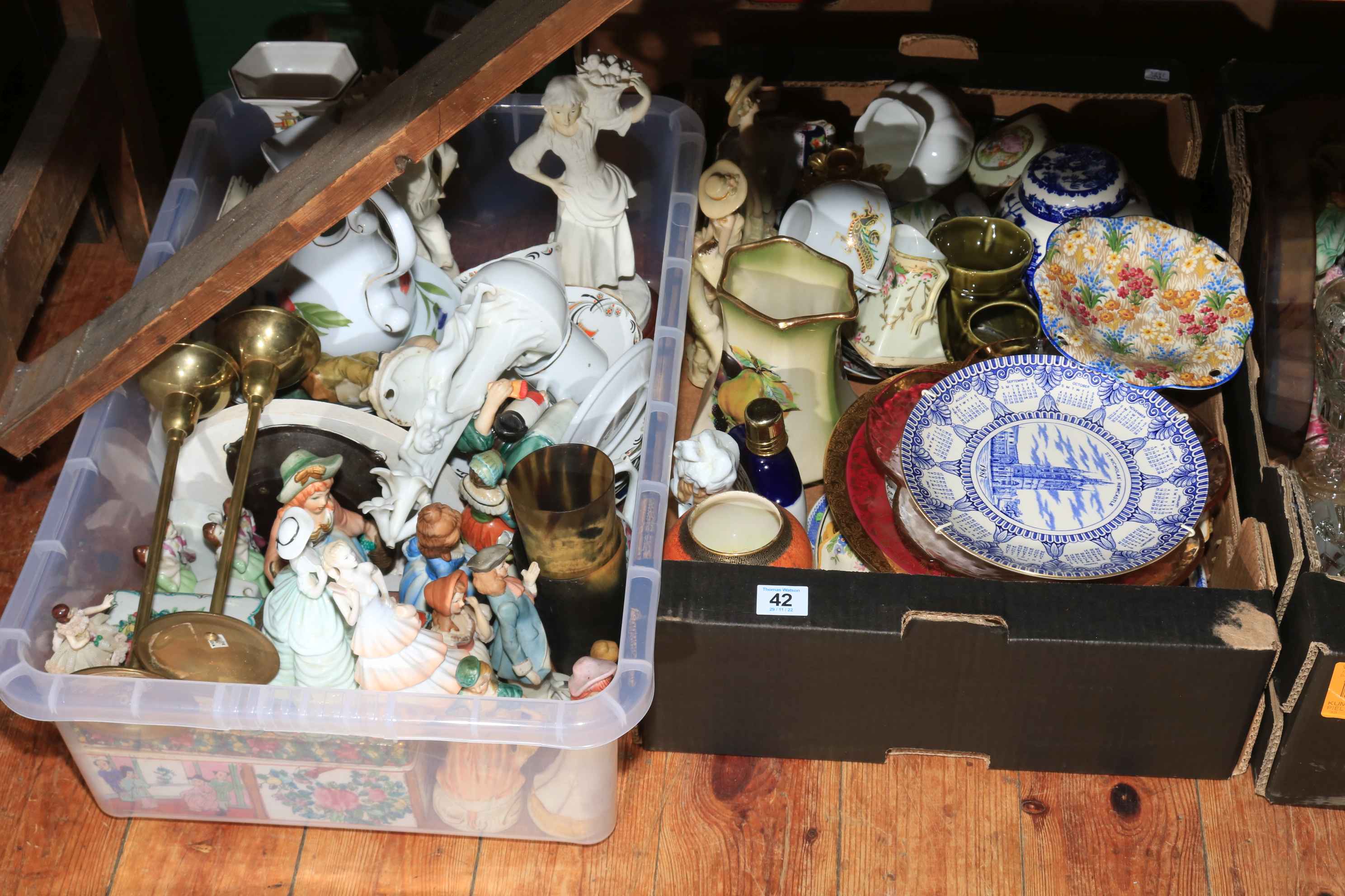 Four boxes of decorative porcelain, Oriental wares, glass, stamp album, albumen photographs, etc. - Bild 2 aus 3