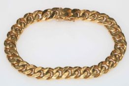 18 carat yellow gold chain link bracelet, 20cm long.