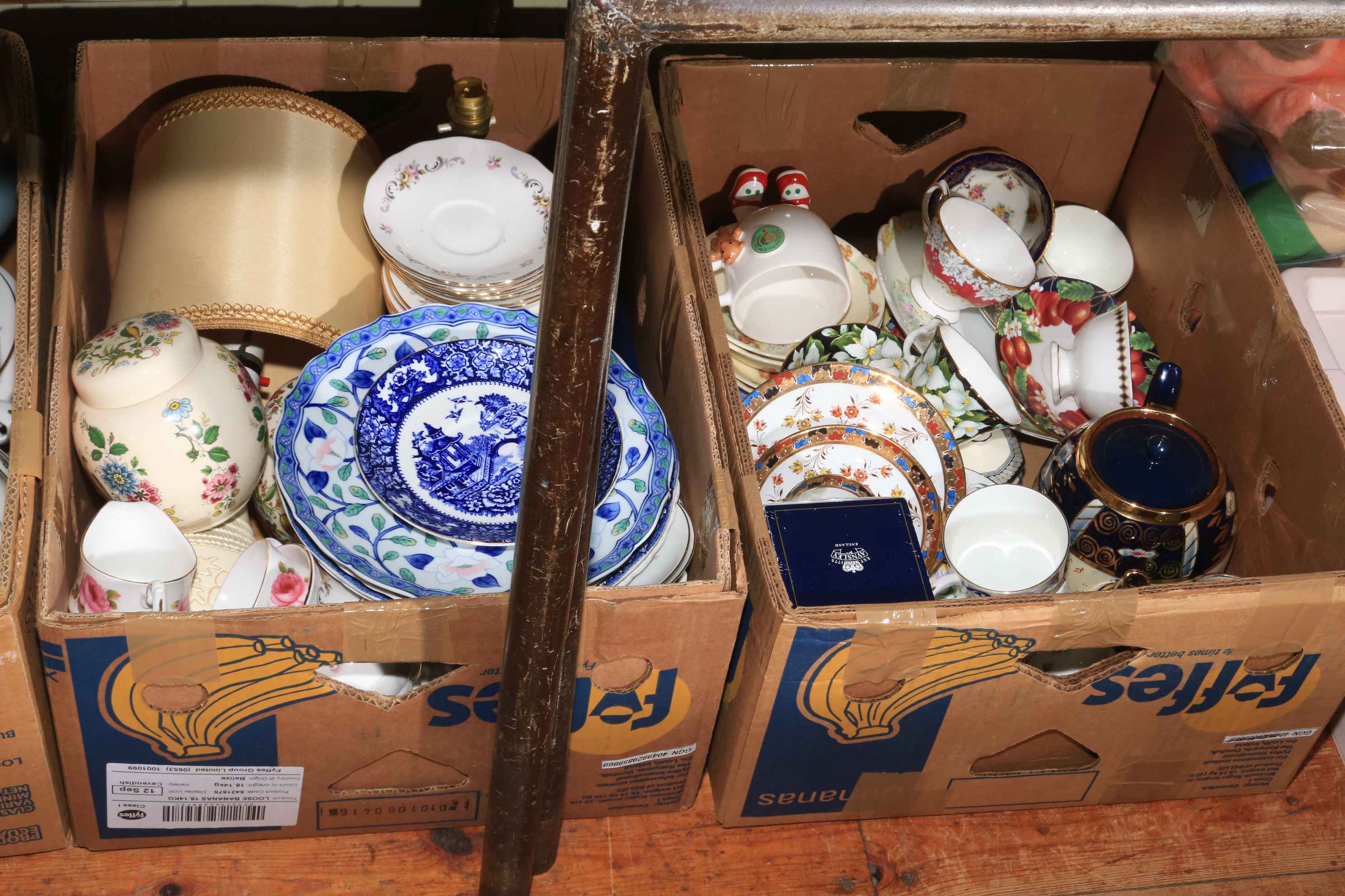 Five boxes of porcelain including early decorated pottery, Coalport, cakestands, part tea wares, - Bild 2 aus 2