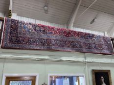 Fine hand knotted Persian Kashan carpet 4.20 by 2.97.