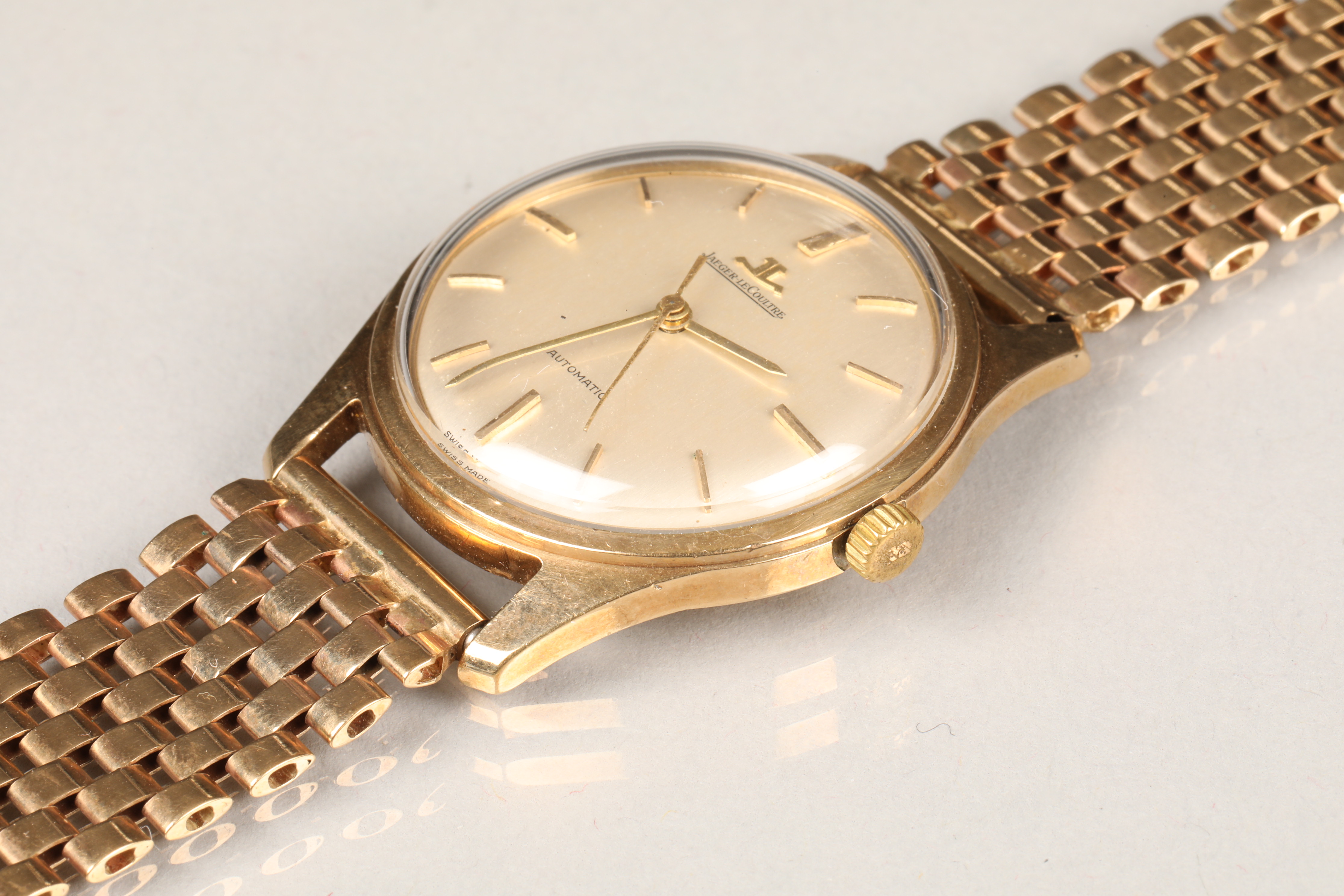 Gents 9 carat gold Jaeger-LeCoultre wristwatch, champagne dial with gilt baton hour markers, - Image 4 of 12