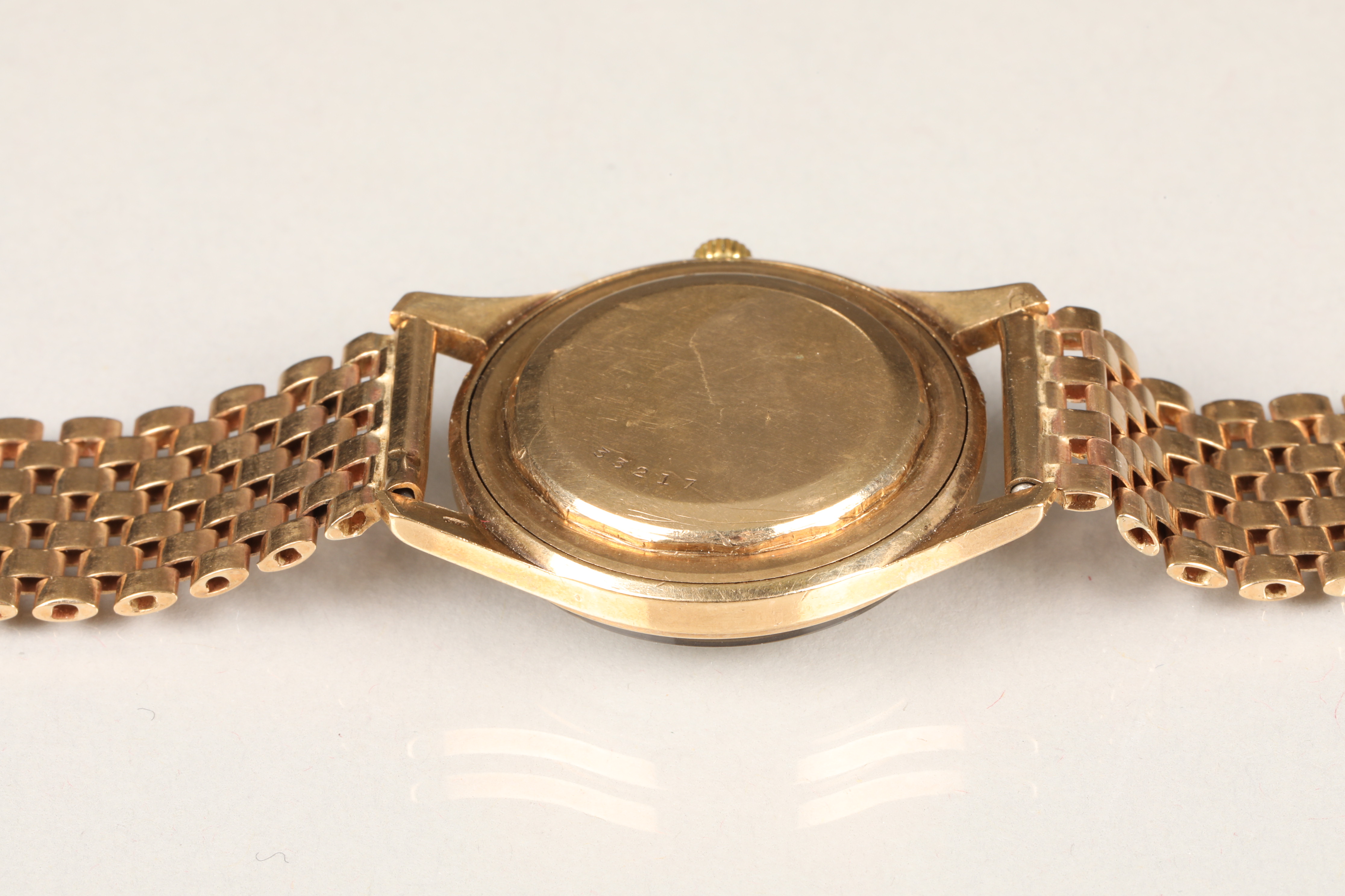 Gents 9 carat gold Jaeger-LeCoultre wristwatch, champagne dial with gilt baton hour markers, - Image 3 of 12