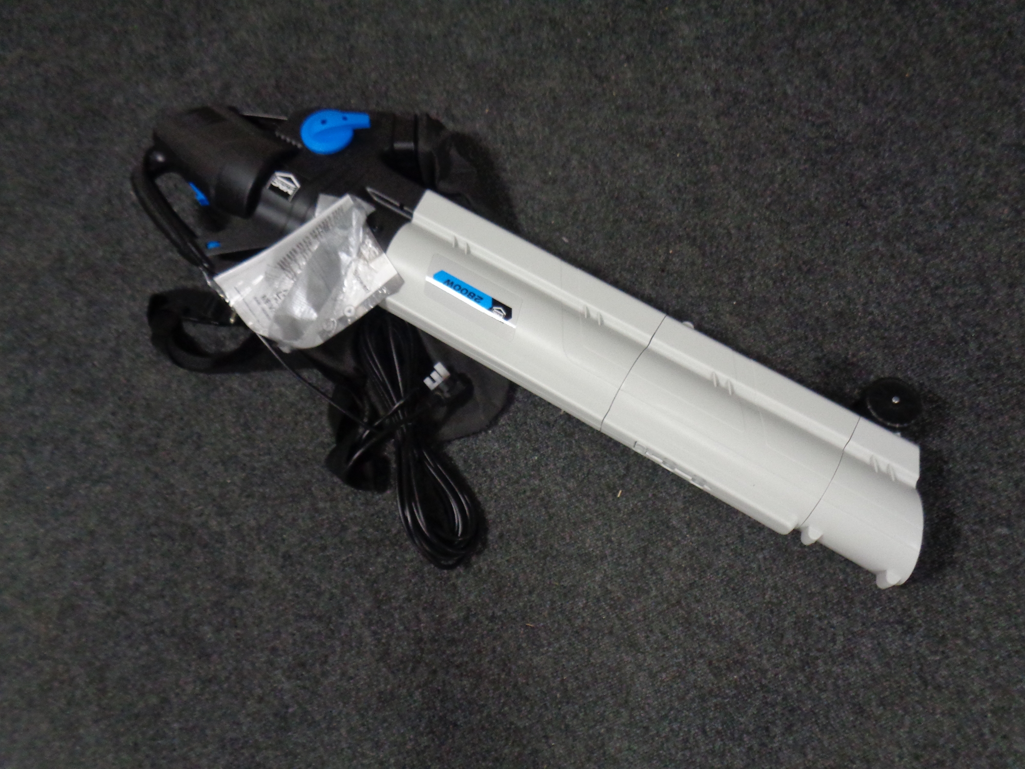 A MacAllister garden vacuum (as new)