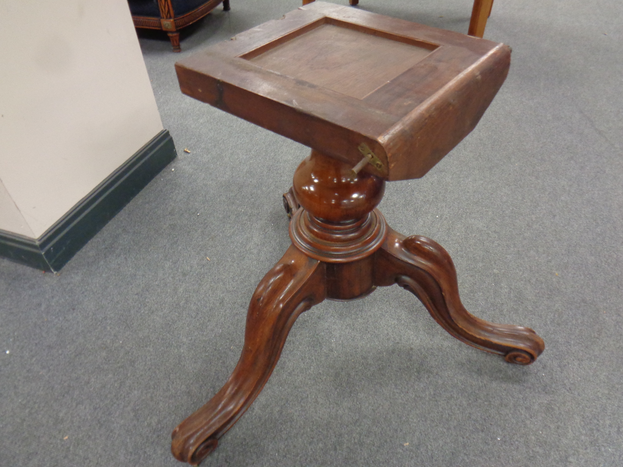 A Victorian mahogany table pedestal
