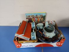 A box of vintage Danish radio, midwinter pottery ramekins,