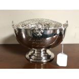 A silver rose bowl, Sheffield 1994, height 14.5 cm CONDITION REPORT: 836g.