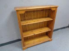 A set of pine open bookshelves, width 94 cm,