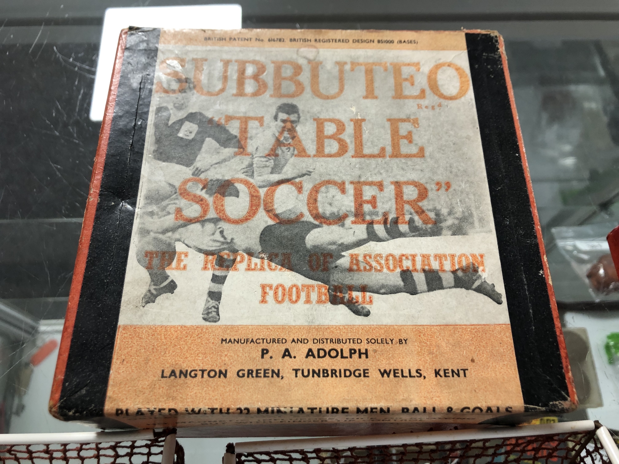 A box of assorted toys and games including Subbuteo, Canasta card game, Arrow toys telephone set, - Bild 4 aus 5