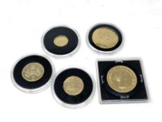 Five various George V/Elizabeth II gilt coins.