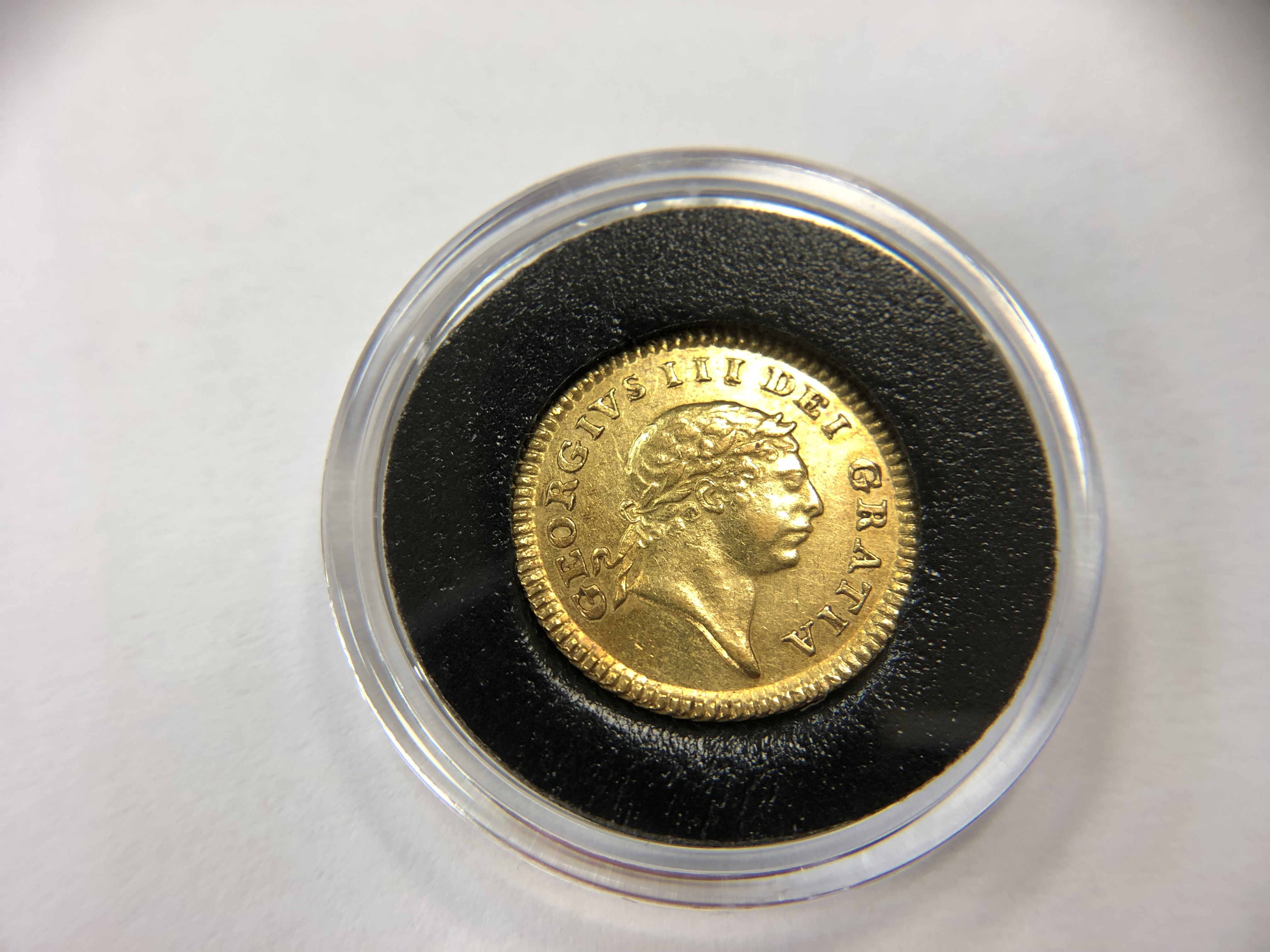 A George III Third Guinea 1804. CONDITION REPORT: 2.7g 22ct gold. - Image 2 of 6