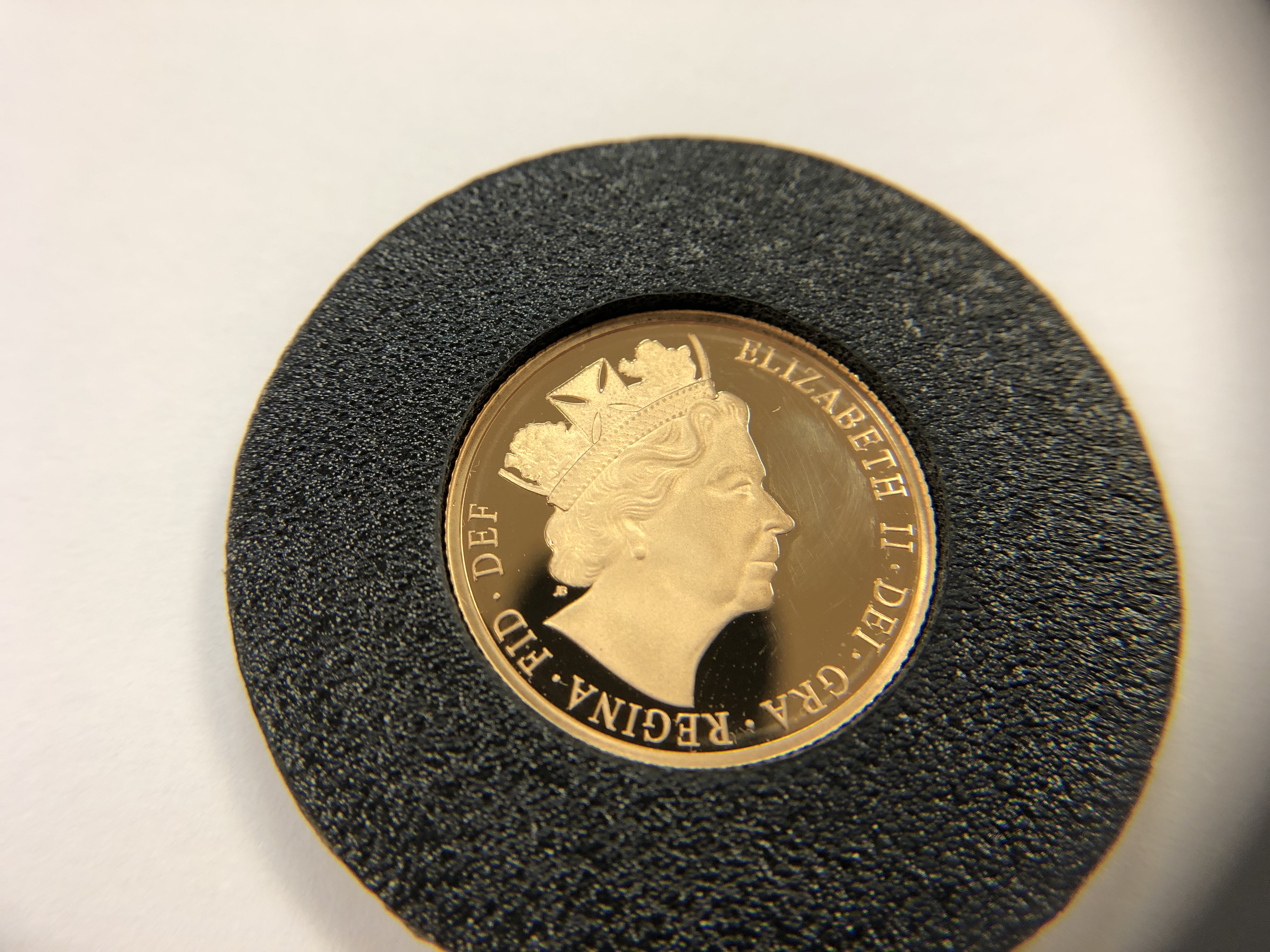 A Gold Sovereign 2016. - Image 2 of 3