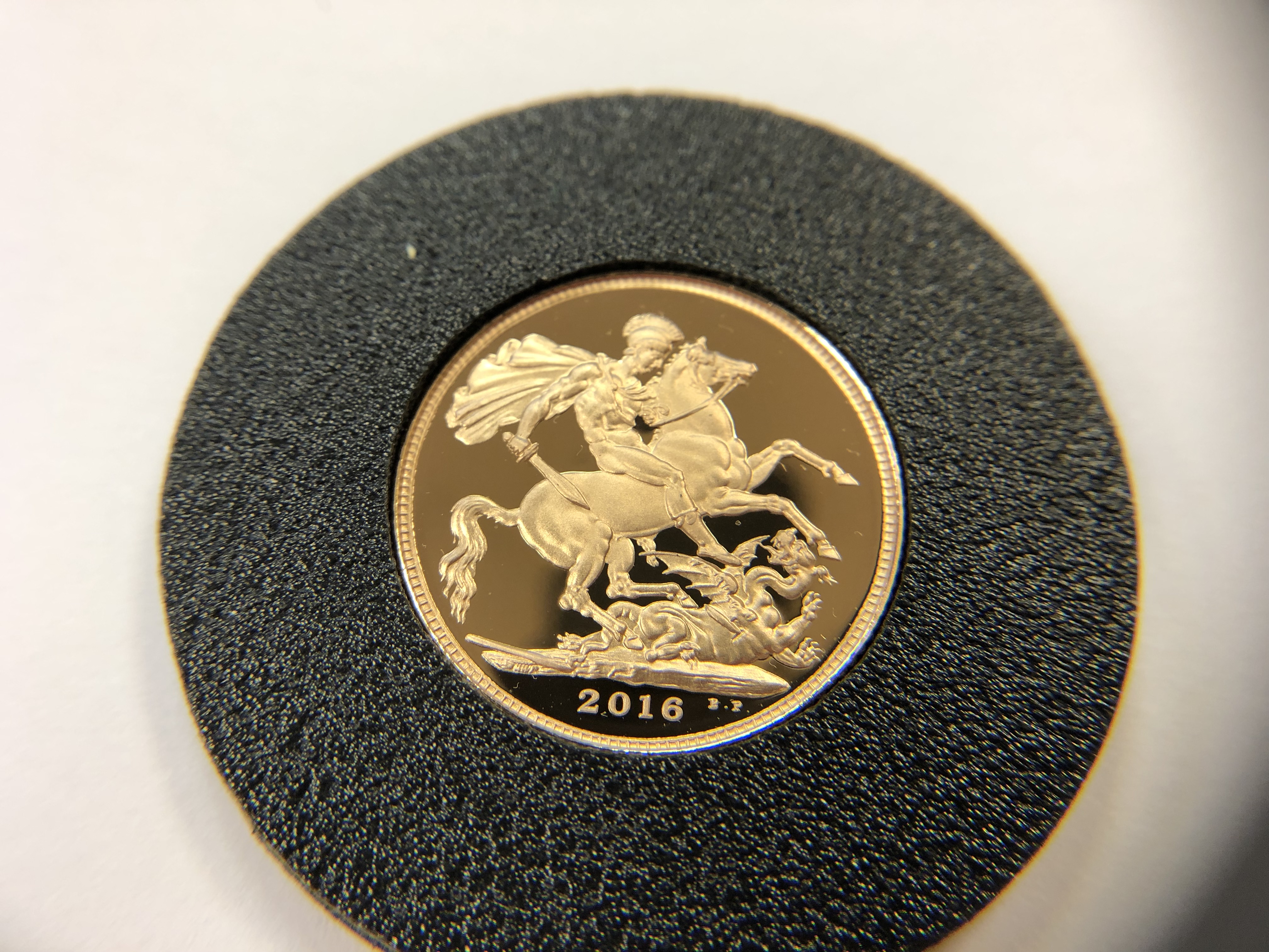 A Gold Sovereign 2016. - Image 3 of 3