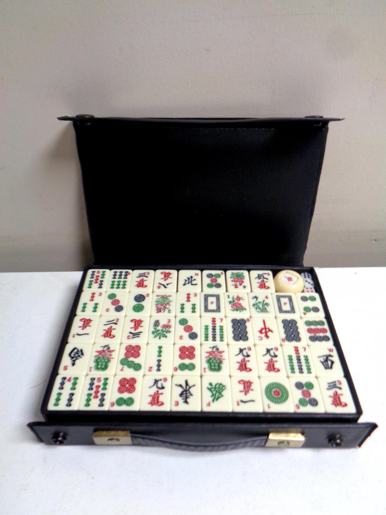 A cased Mah Jong set