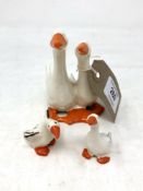 A Beswick china figure : Geese (Pair), model 820, white, gloss, height 10 cm,