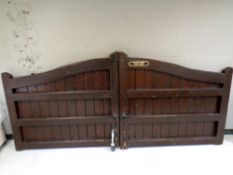 A pair of wooden driveway gates, width 270 cm,