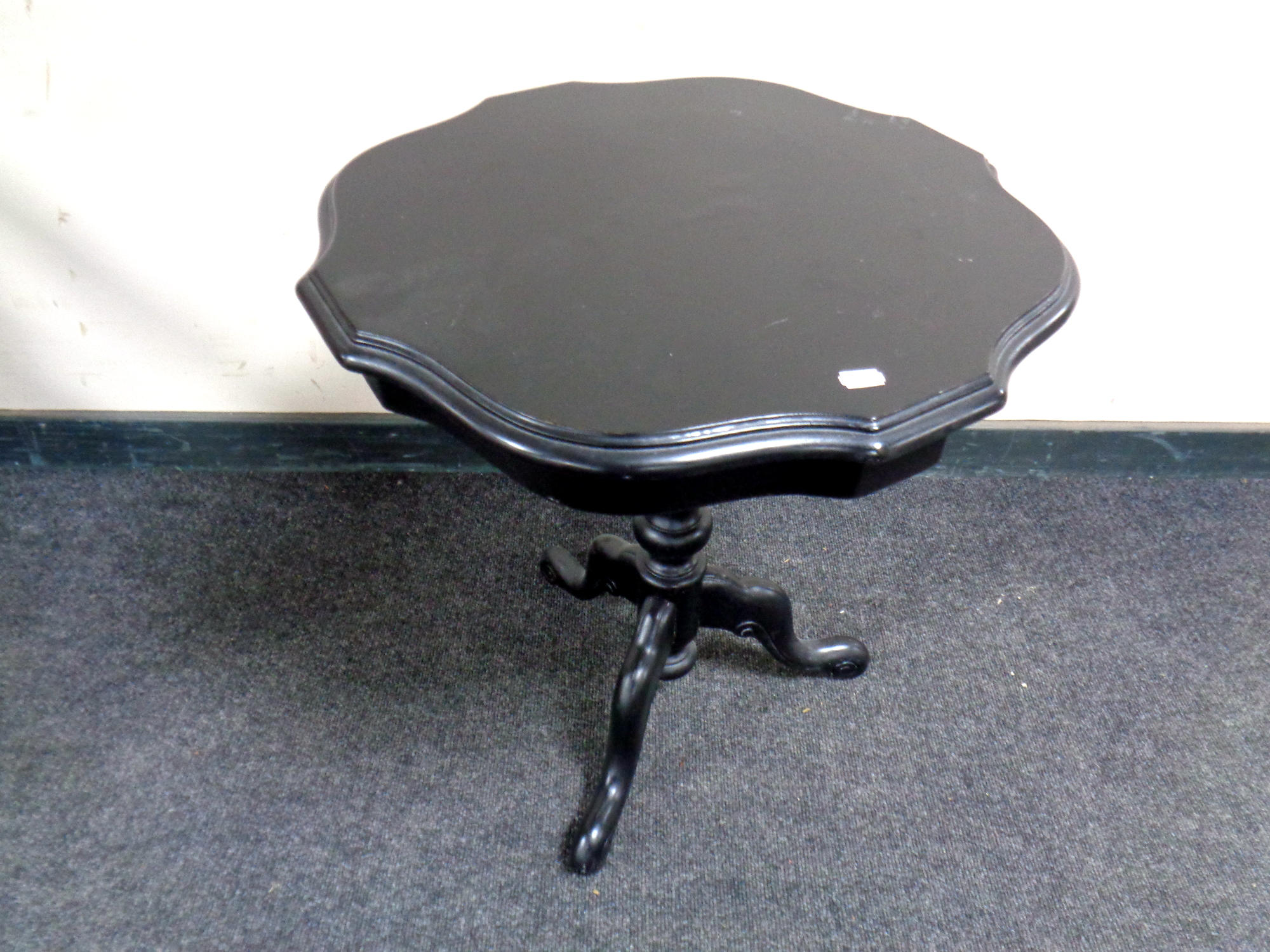 A painted Italian style pedestal occasional table