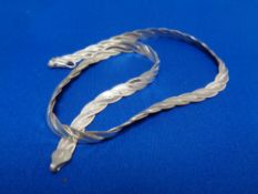 A flat link silver necklace