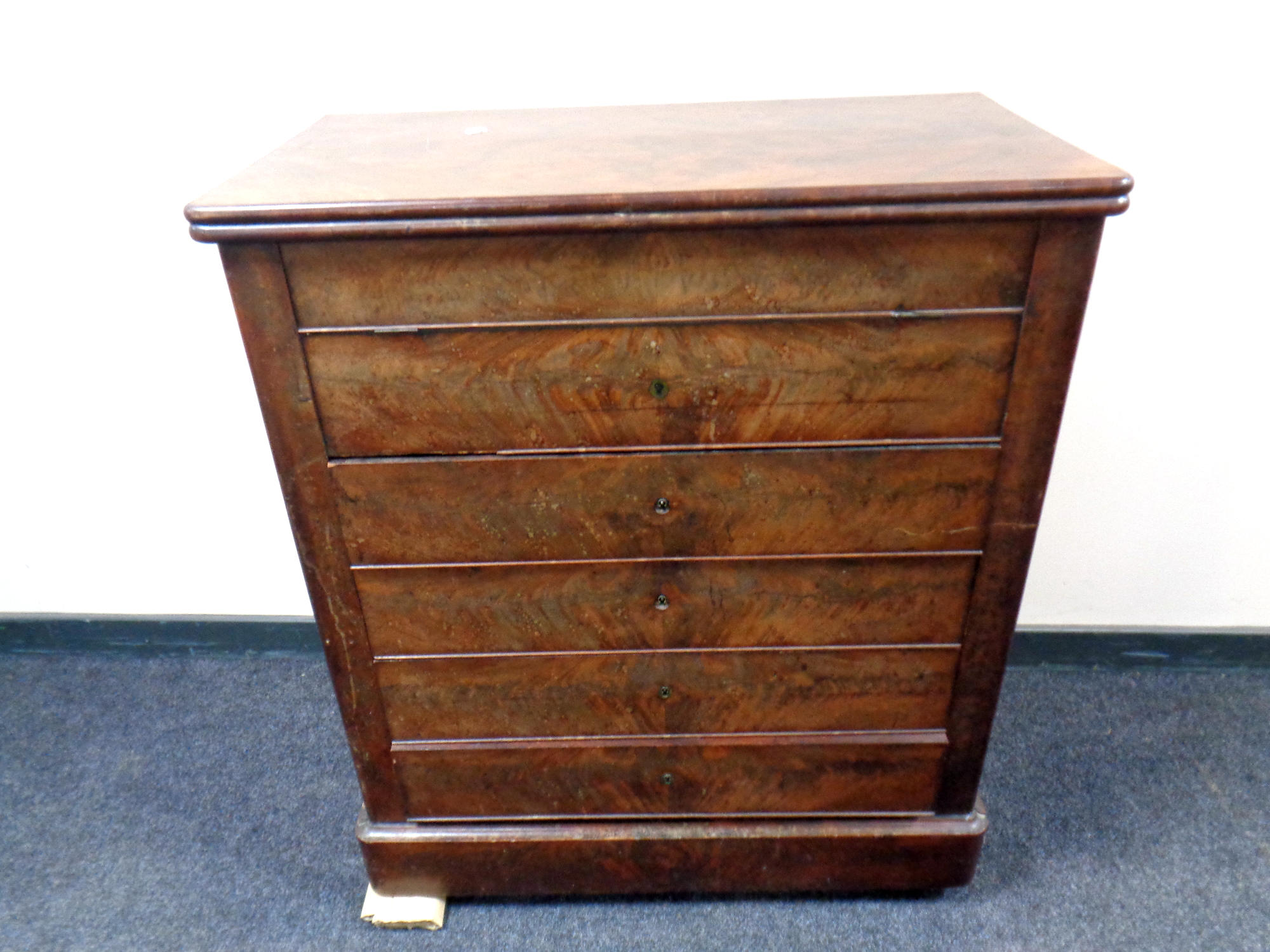 A 19th century mahogany four drawer wash stand chest