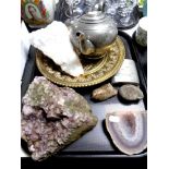 A tray of five pieces assorted rock and fossil samples, pair of brass plaques,