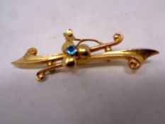 A 9ct gold bar brooch