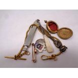 A small quantity of costume jewellery, coin case,